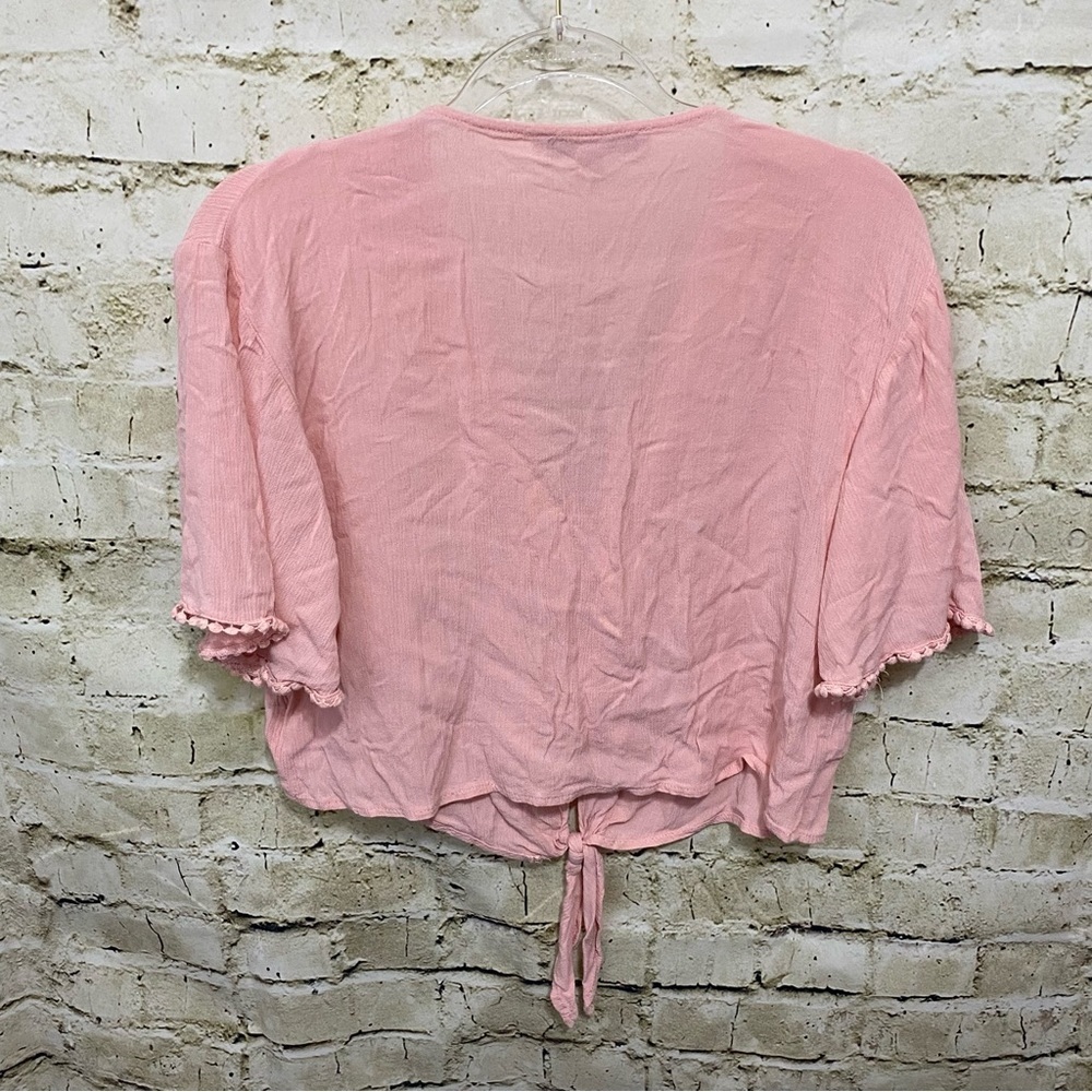 Gypsies & Moondust Pink Crochet Tie Waist V Neck Rayon Crop Top - Picture 4 of 6